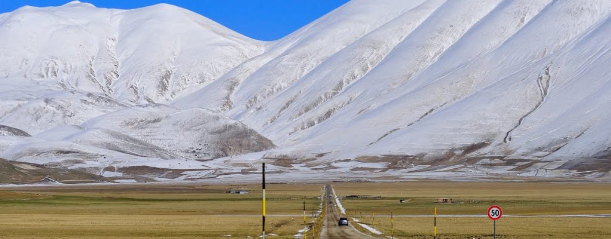 Strada-di-Castelluccio-di-Norcia-Umbria